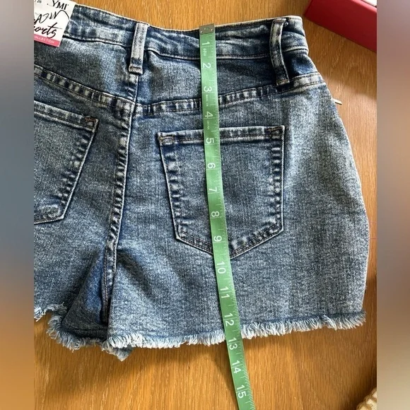 - YMI Dream Collection Denim Shorts Back Comfort Stretch Size 3/26 NWT - Picture 12 of 14